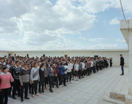 Schoolyard in Makhmur Camp, Iraq Viktor Hübner