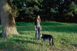 Lisa and her dog Balu in Regensburg, Germany Viktor Hübner